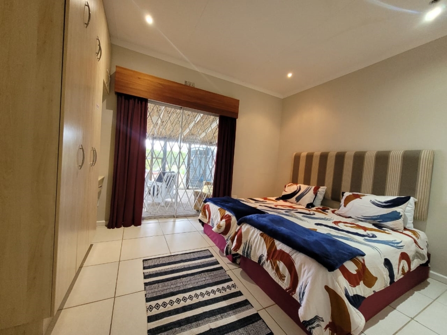 6 Bedroom Property for Sale in Paradise Beach Eastern Cape